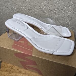 NIB! Ladies Sz. 7.5 Clear Block Kitten Heel Sandals